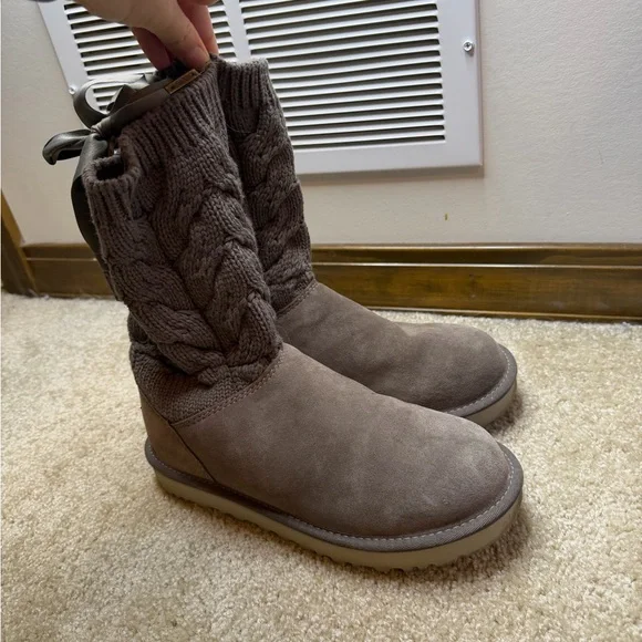 UGG Kiandra Boots Brown - Picture 4 of 9